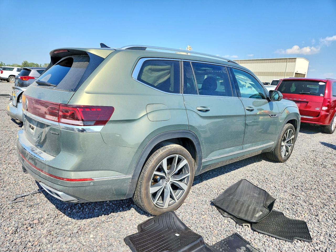 2026 VOLKSWAGEN ATLAS SEL PREMIUM R-LINE — photo 3