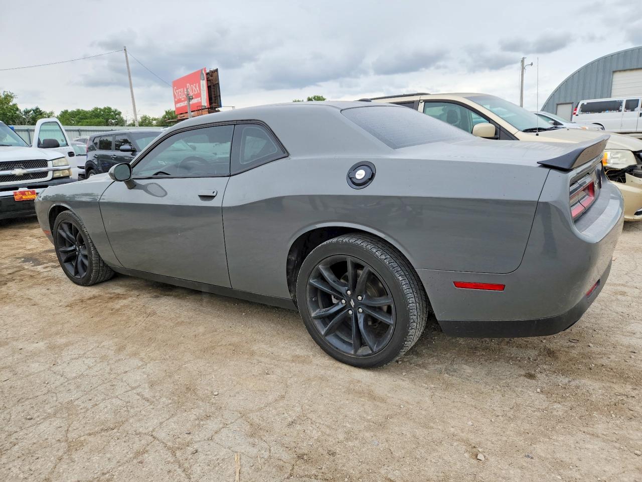 2017 DODGE CHALLENGER SXT — снимка 2