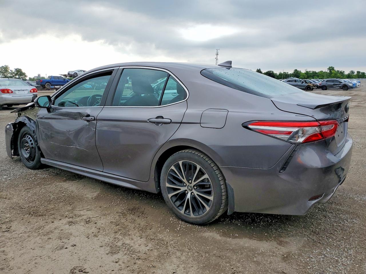 2019 TOYOTA CAMRY L — снимка 2
