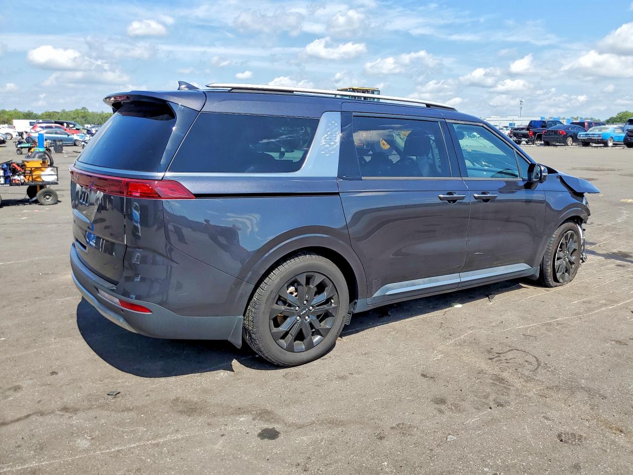 2023 KIA CARNIVAL SX — снимка 3