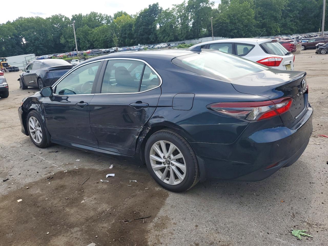 2021 TOYOTA CAMRY LE — снимка 2