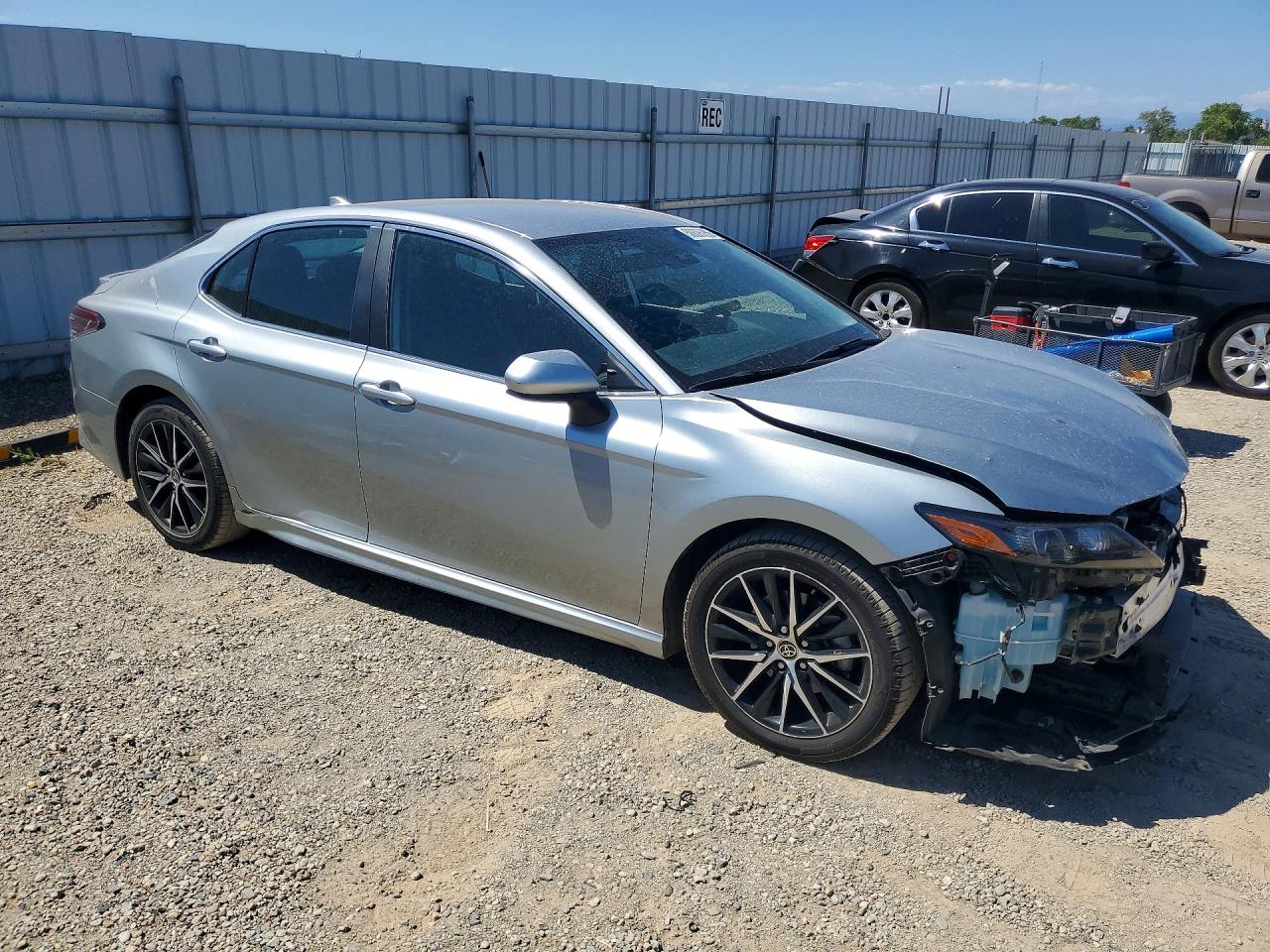 2021 TOYOTA CAMRY SE — снимка 4