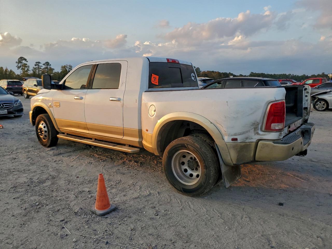2015 RAM 3500 LONGH — снимка 2