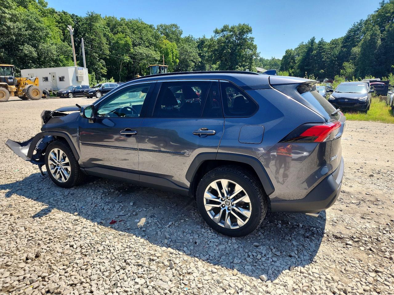 2021 TOYOTA RAV4 XLE PREMIUM — снимка 2
