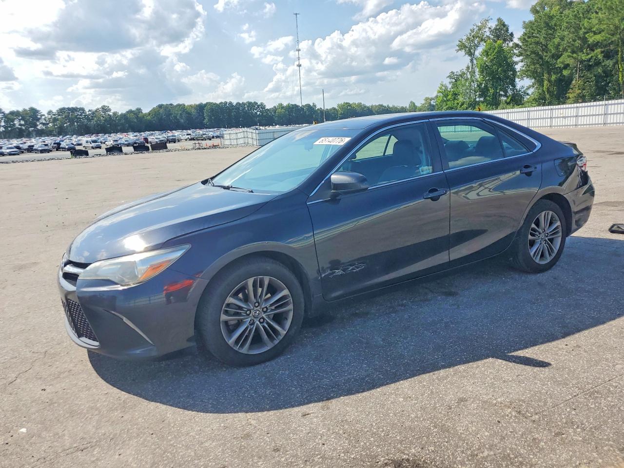 2015 TOYOTA CAMRY SE