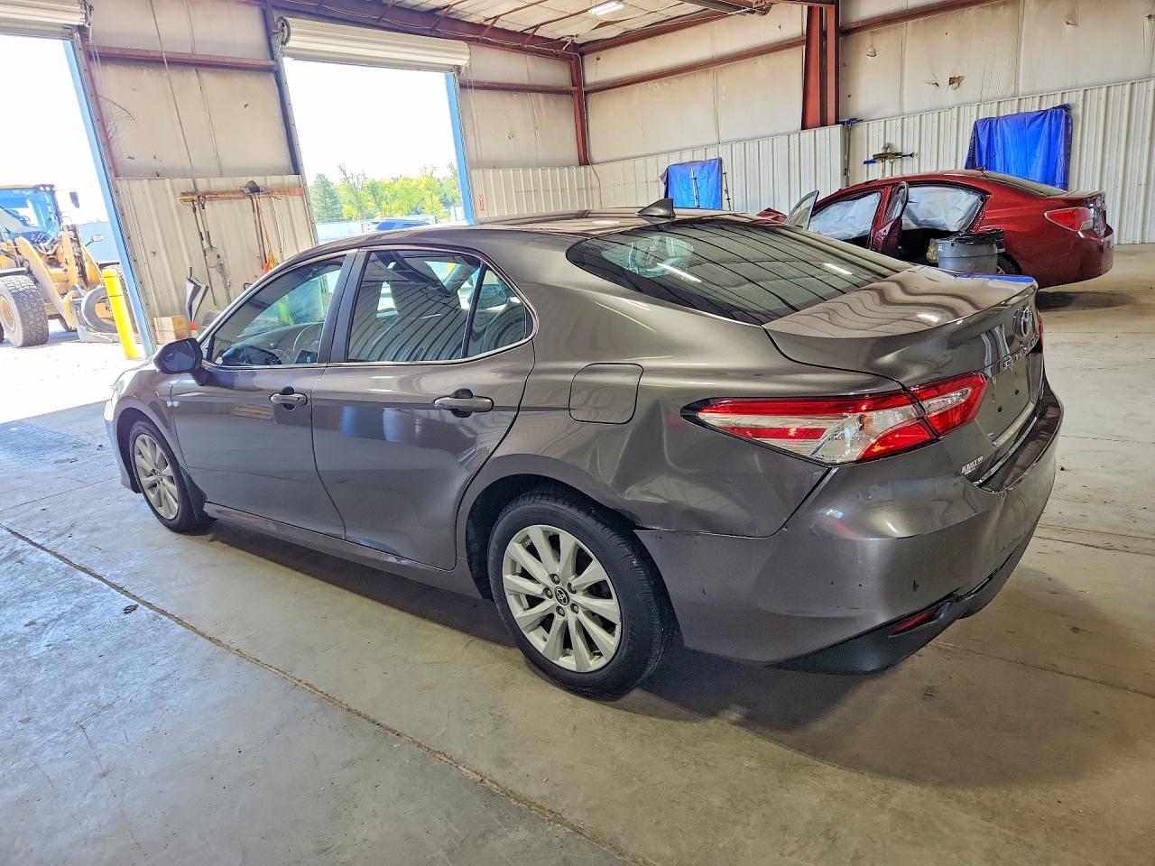 2020 TOYOTA CAMRY LE — снимка 2