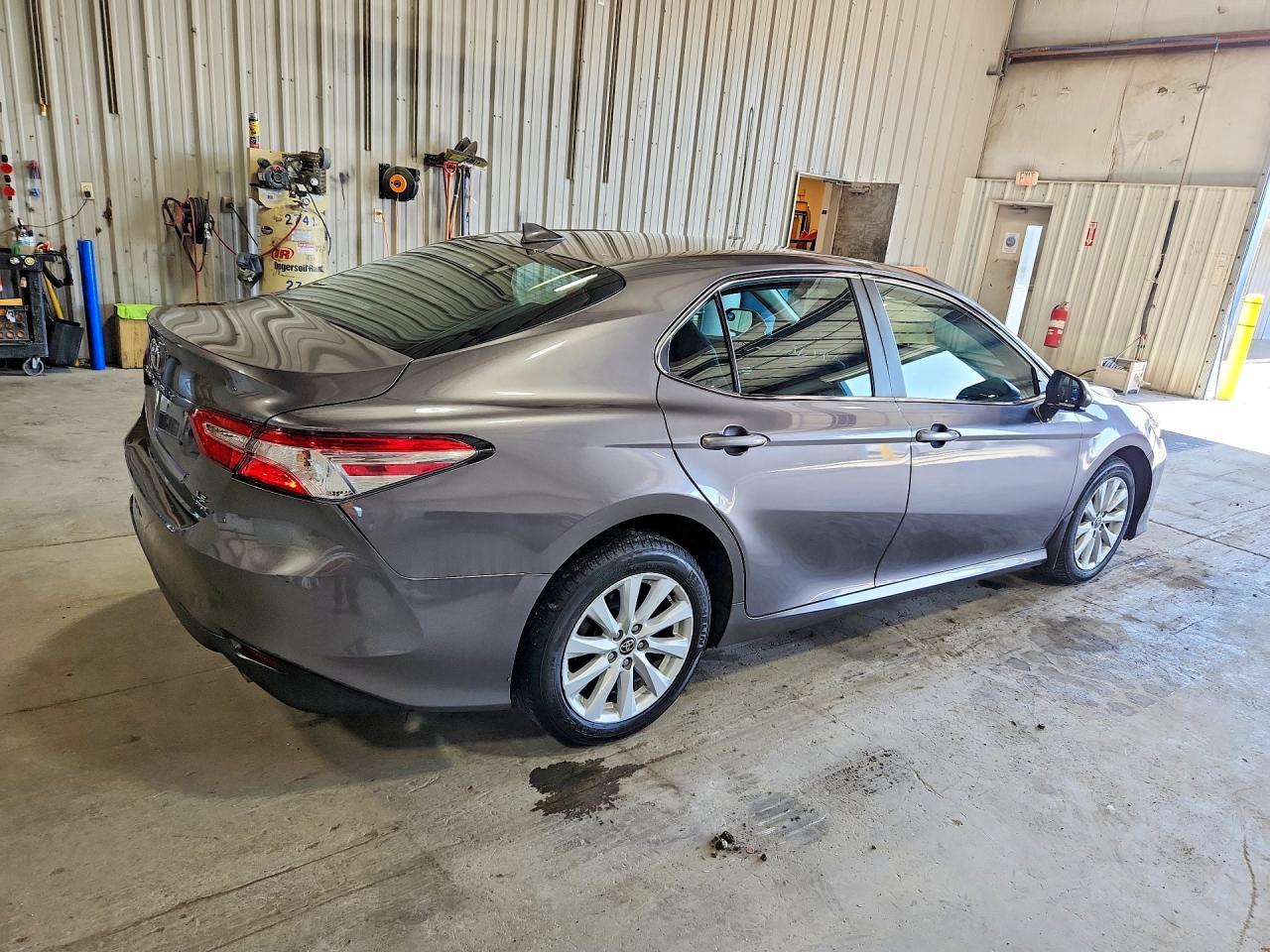 2020 TOYOTA CAMRY LE — снимка 3