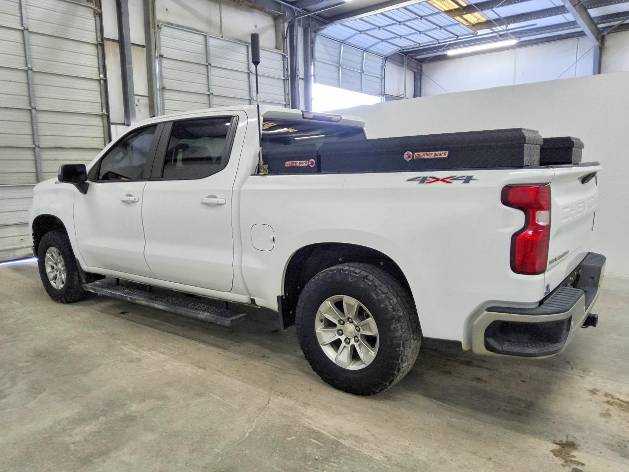 2020 CHEVROLET SILVERADO K1500 LT — снимка 2