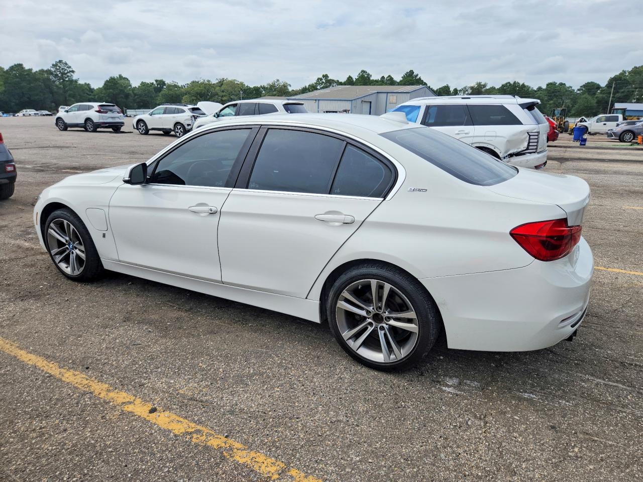 2018 BMW 330E — снимка 2