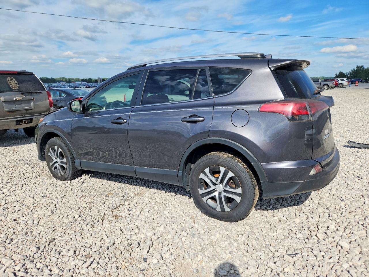 2016 TOYOTA RAV4 LE — снимка 2