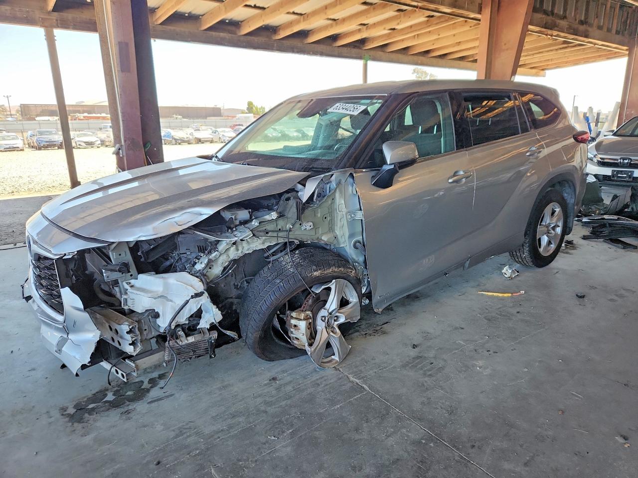 2022 TOYOTA HIGHLANDER HYBRID LE