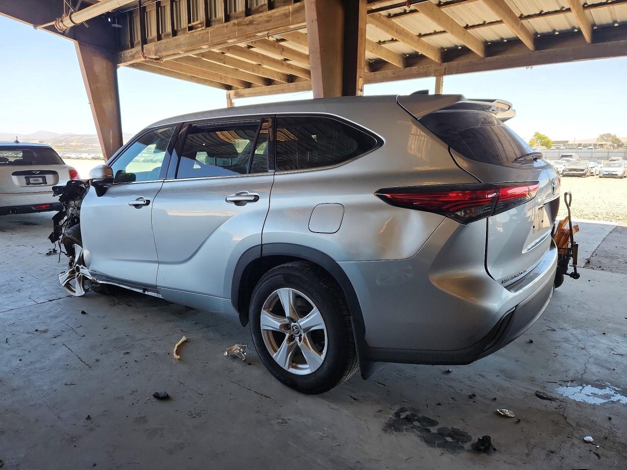 2022 TOYOTA HIGHLANDER HYBRID LE — снимка 2