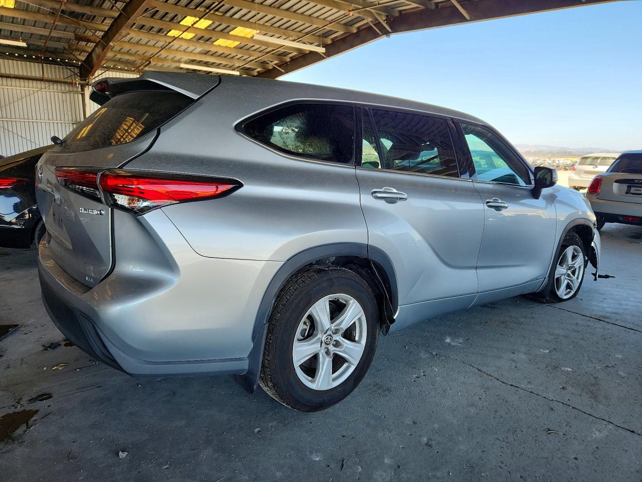 2022 TOYOTA HIGHLANDER HYBRID LE — снимка 3
