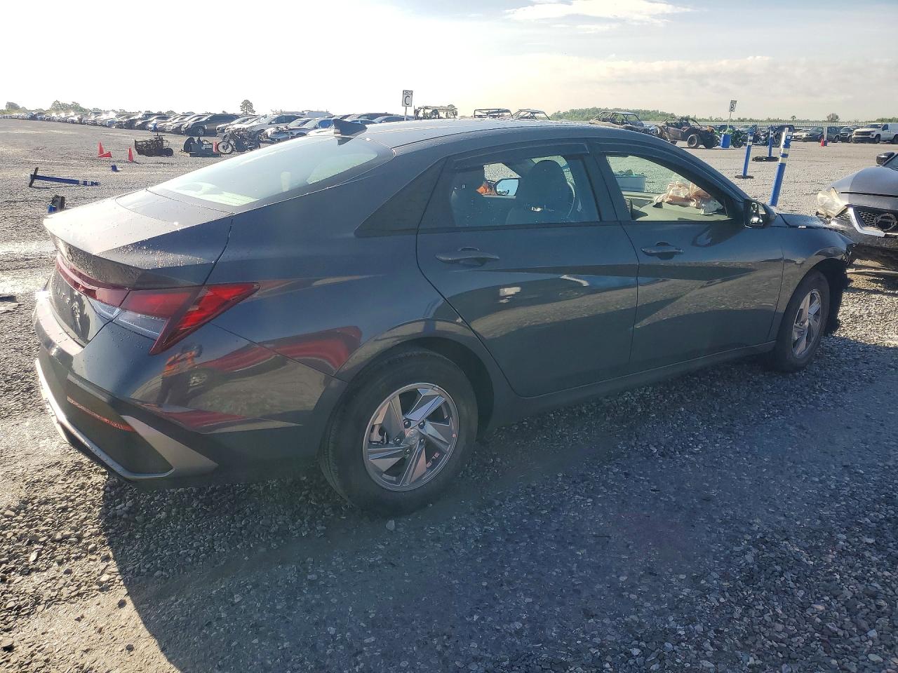 2026 HYUNDAI ELANTRA SE — снимка 3