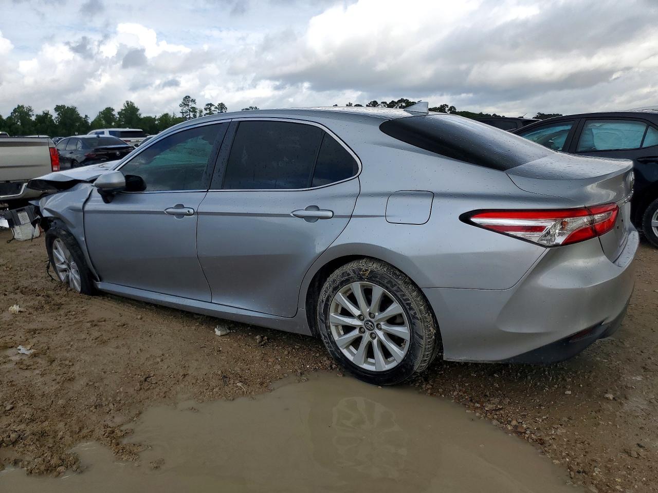 2019 TOYOTA CAMRY LE — снимка 2