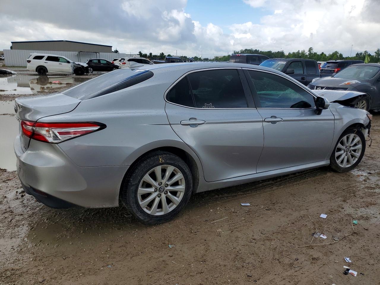 2019 TOYOTA CAMRY LE — снимка 3