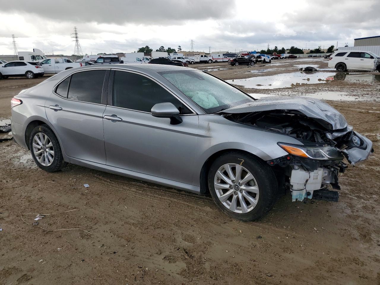 2019 TOYOTA CAMRY LE — снимка 4