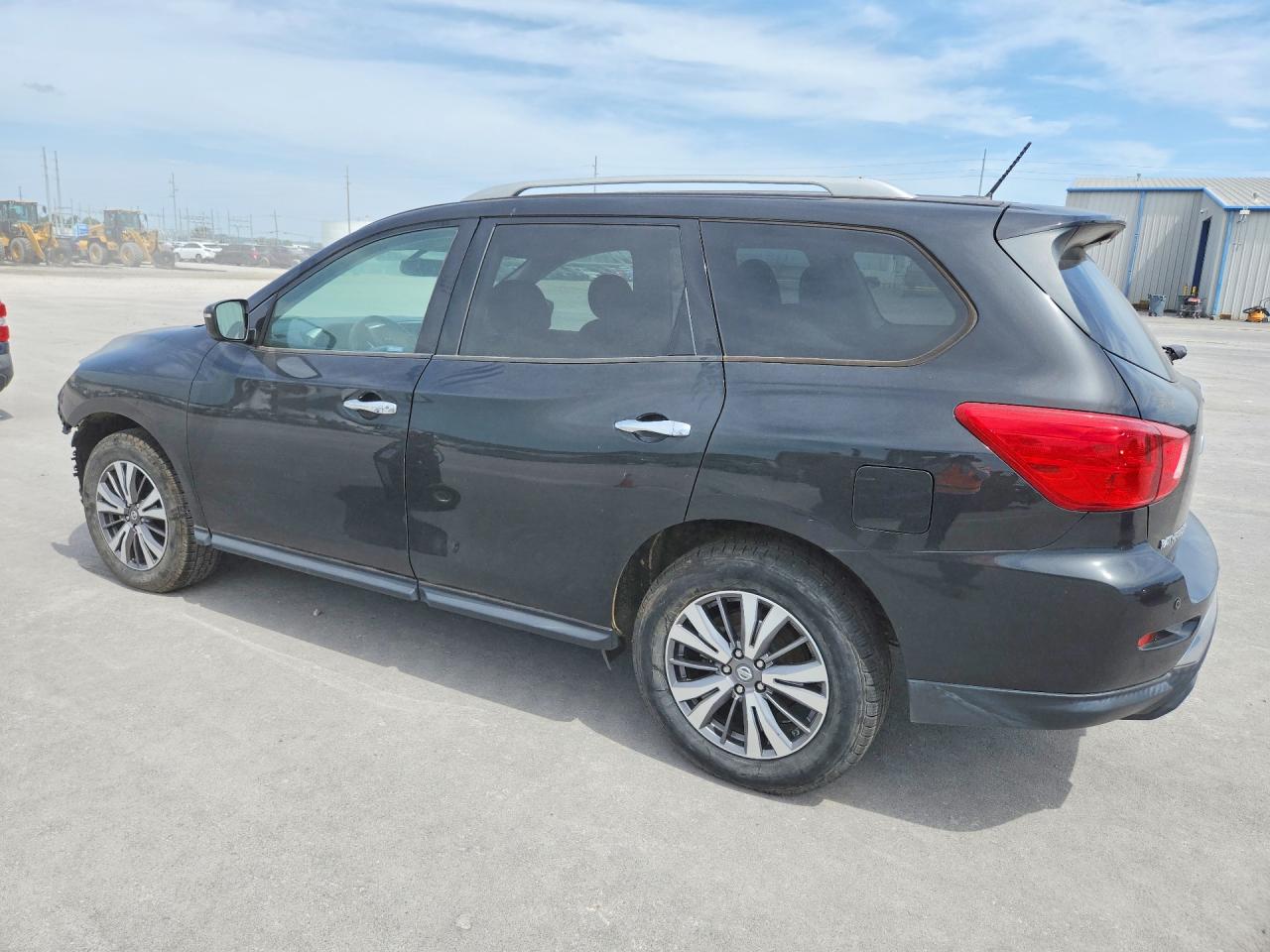 2018 NISSAN PATHFINDER SV — снимка 2