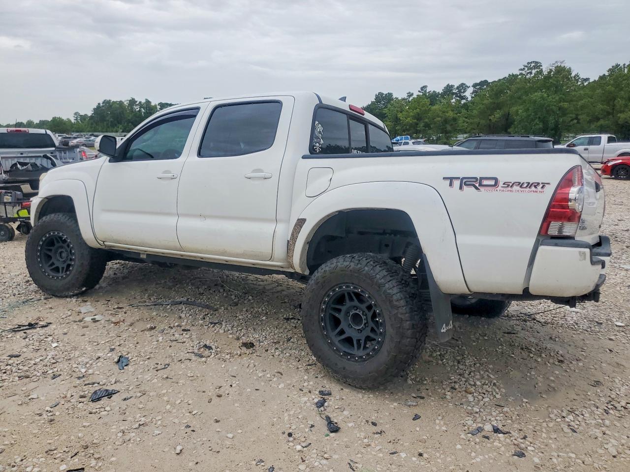 2015 TOYOTA TACOMA V6 — снимка 2