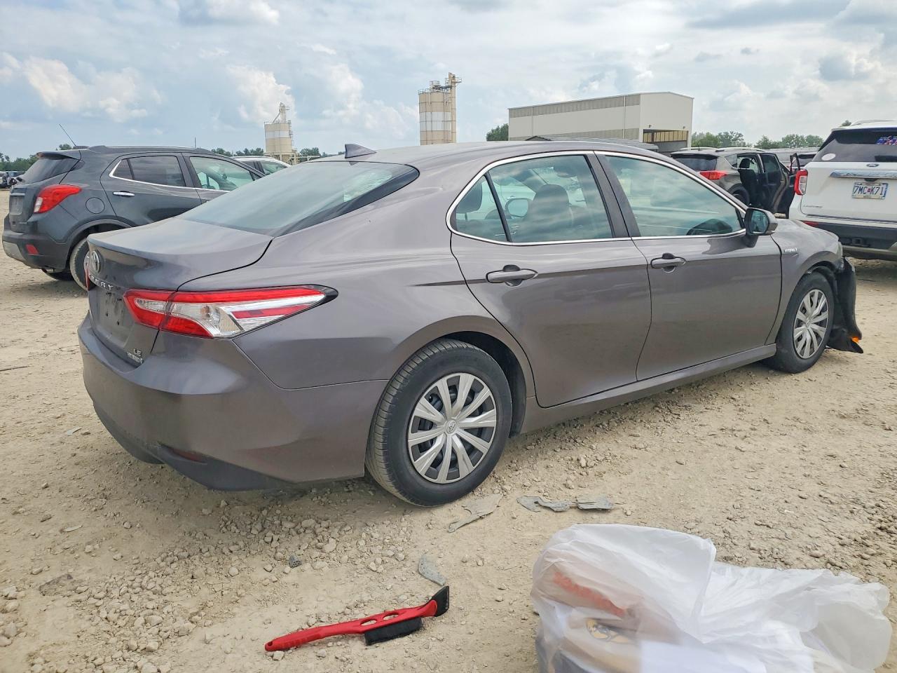 2020 TOYOTA CAMRY LE — снимка 3
