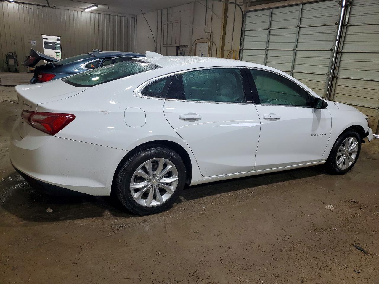2022 CHEVROLET MALIBU LT — снимка 3