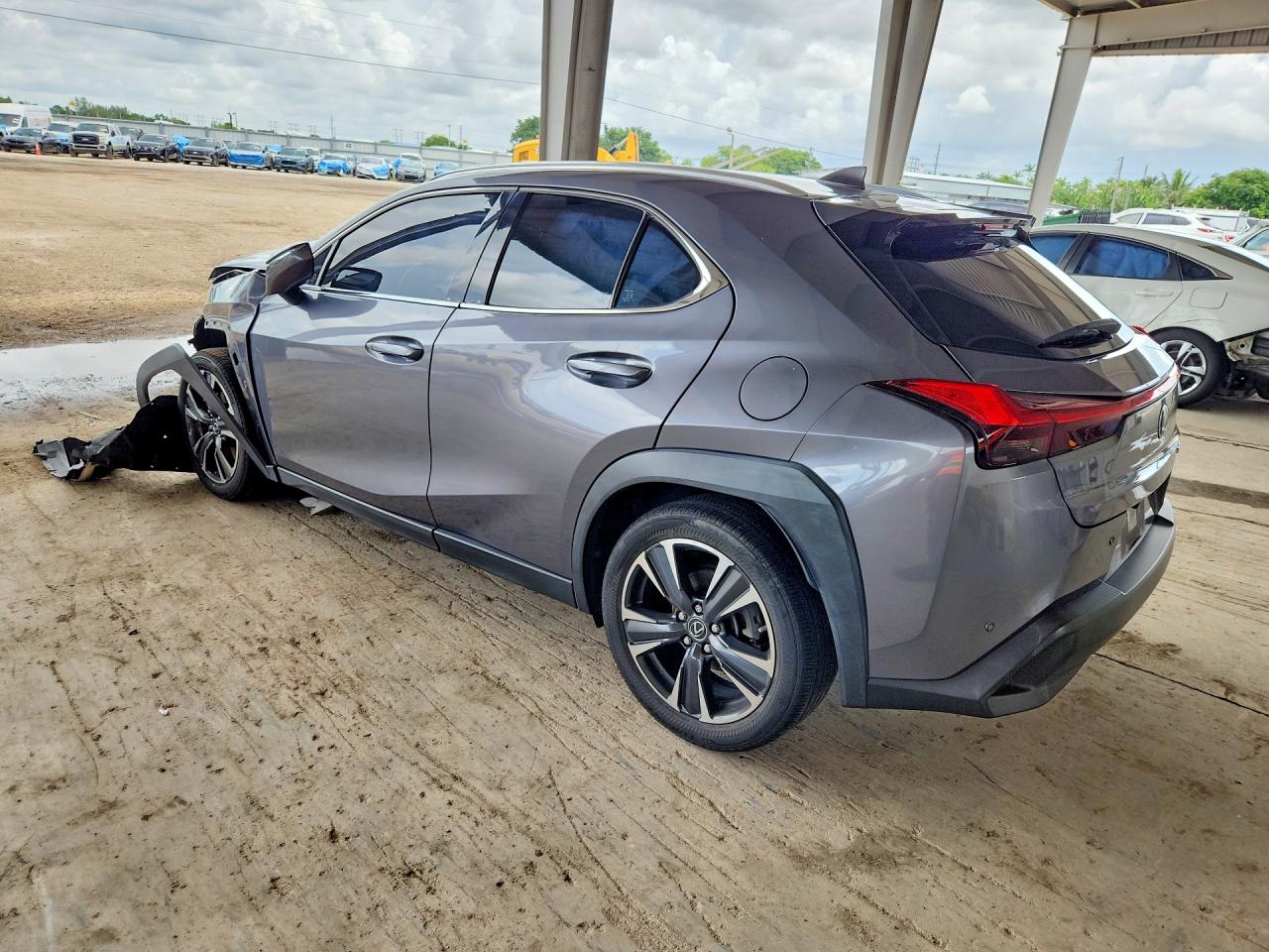 2021 LEXUS UX 200 — снимка 2