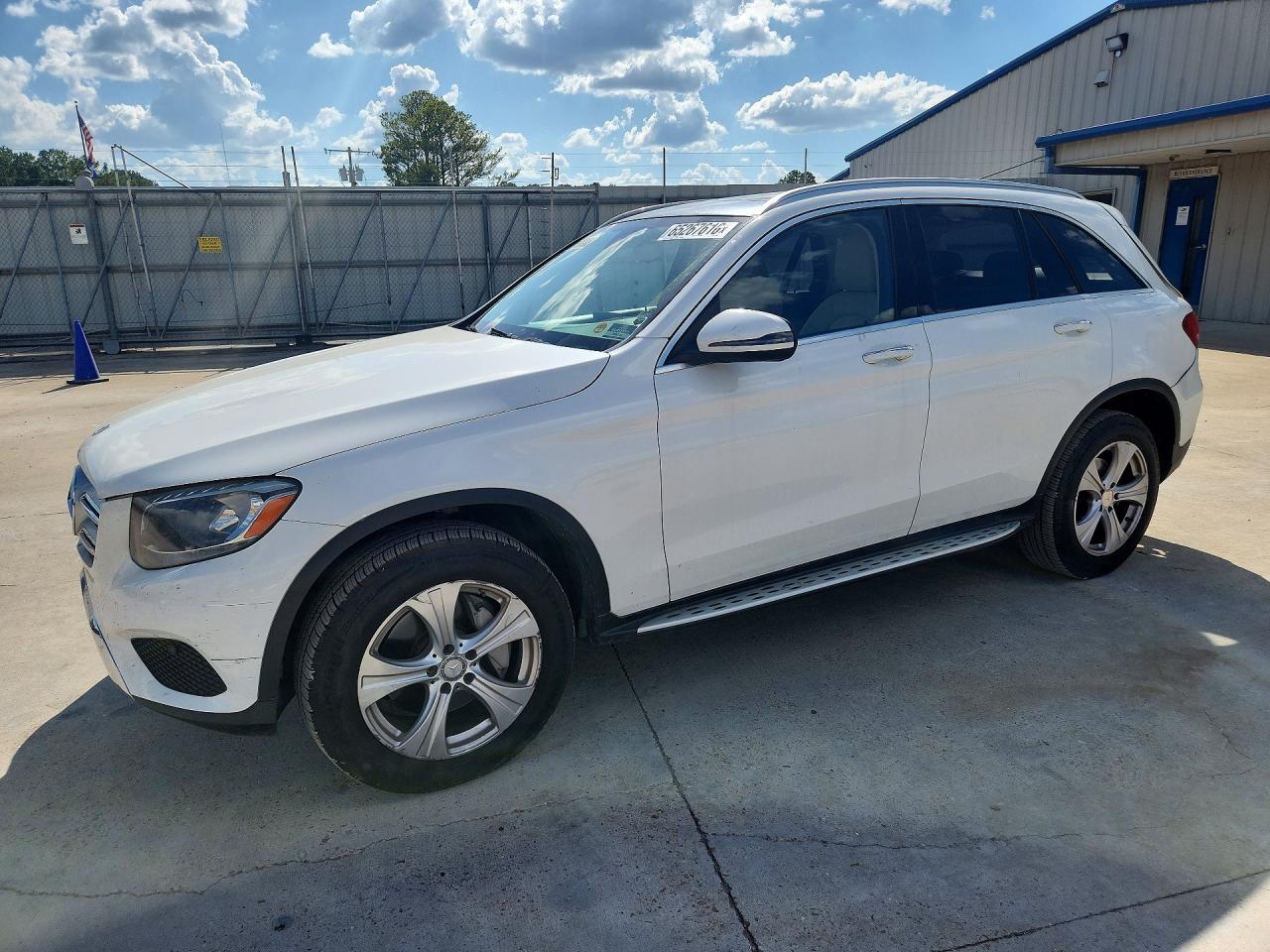 2016 MERCEDES-BENZ GLC 300