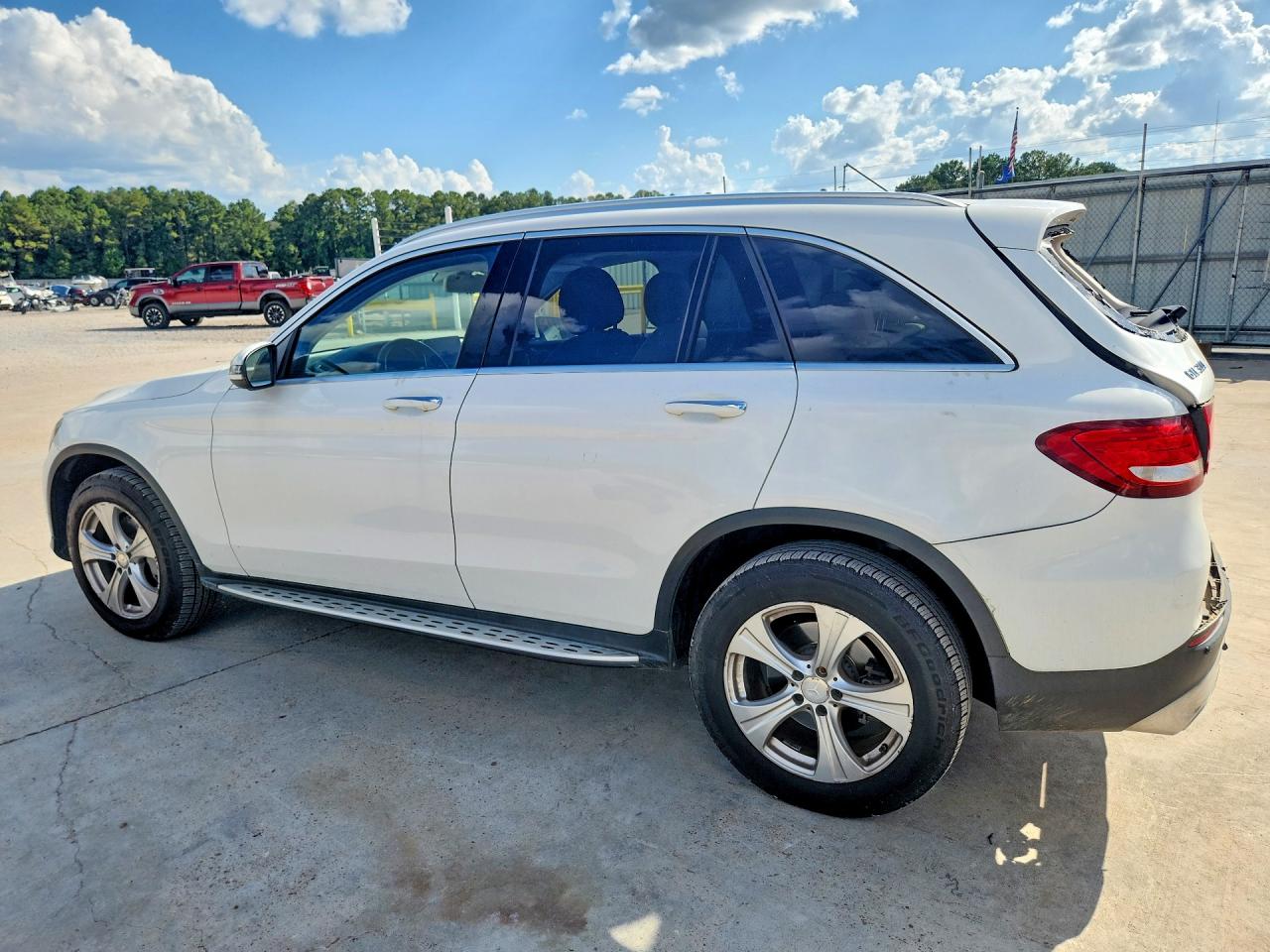 2016 MERCEDES-BENZ GLC 300 — снимка 2