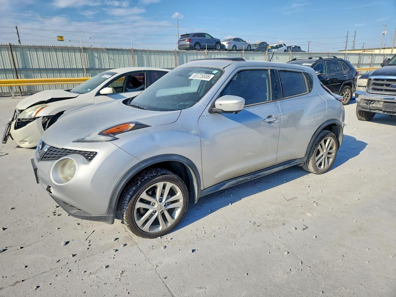 2015 NISSAN JUKE SV