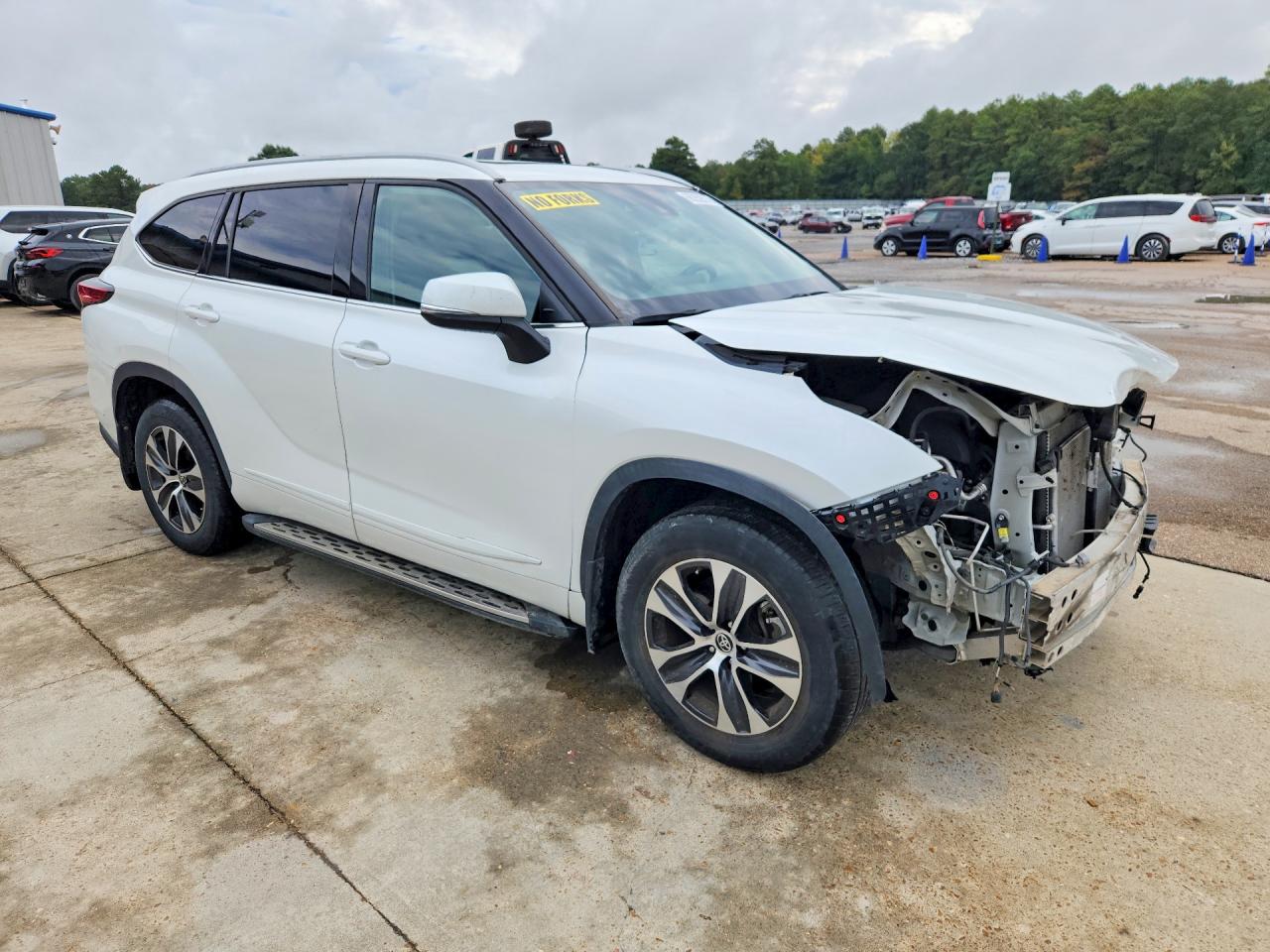 2022 TOYOTA HIGHLANDER XLE — снимка 4