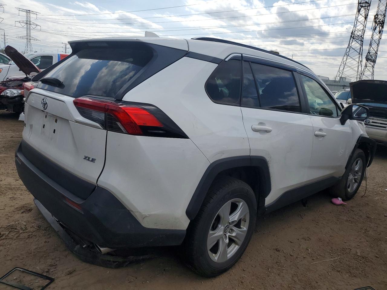 2019 TOYOTA RAV4 XLE — снимка 3