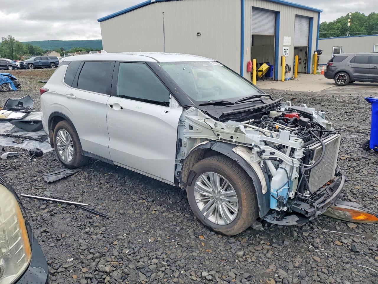 2024 MITSUBISHI OUTLANDER ES — снимка 4