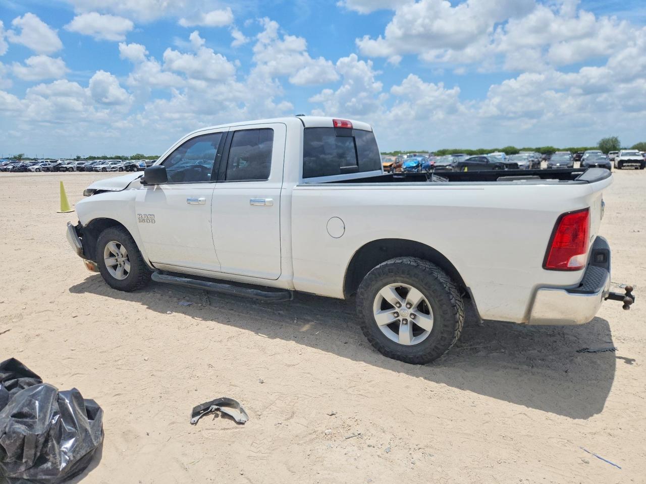 2018 RAM 1500 SLT — снимка 2