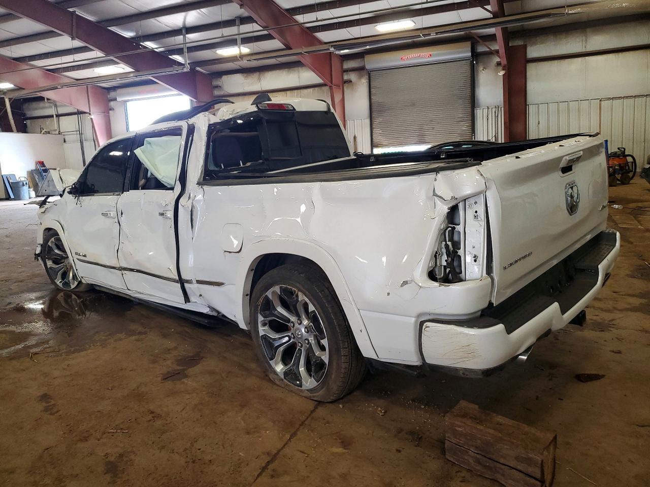 2019 RAM 1500 LIMITED — снимка 2