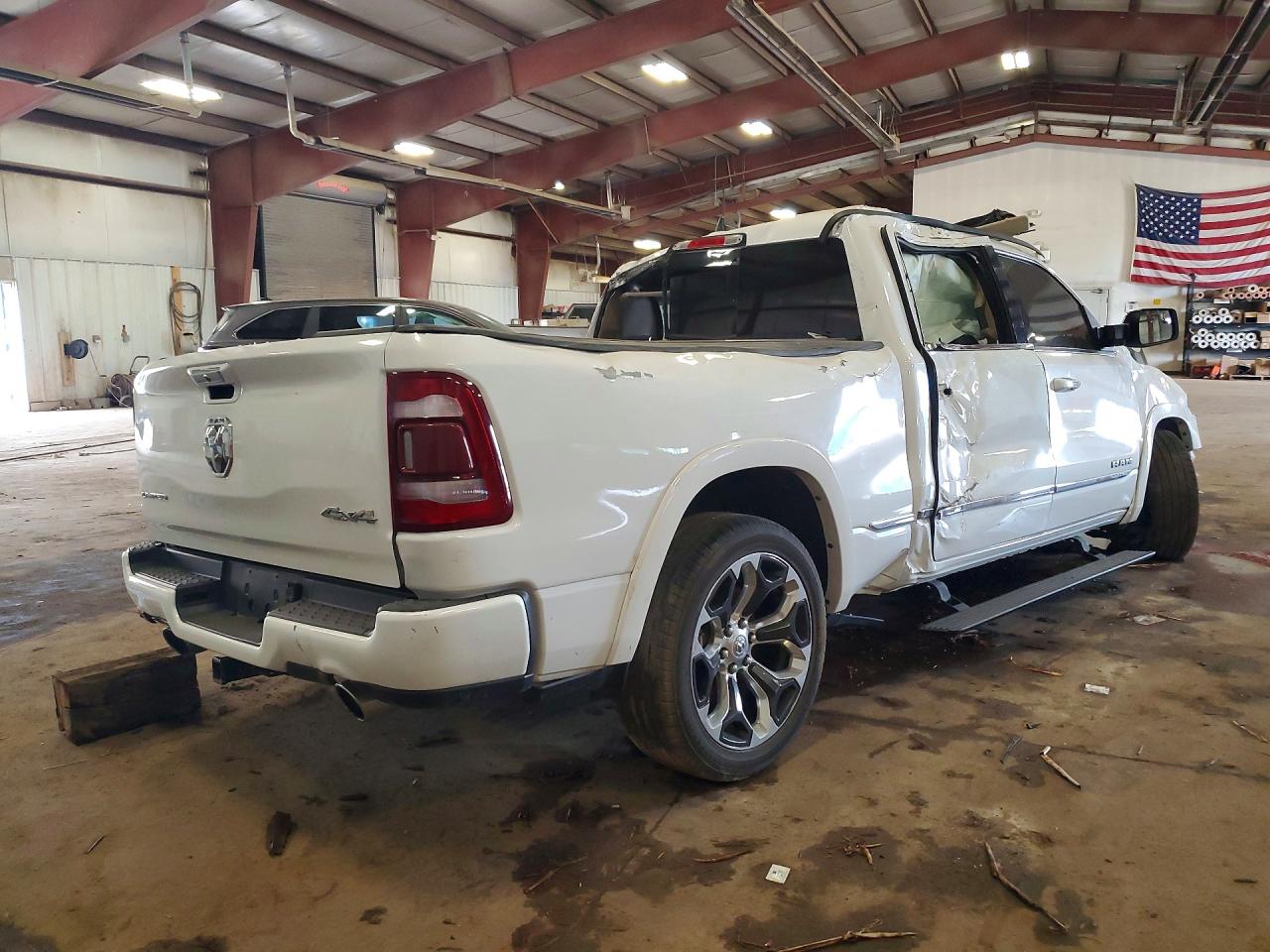 2019 RAM 1500 LIMITED — снимка 3