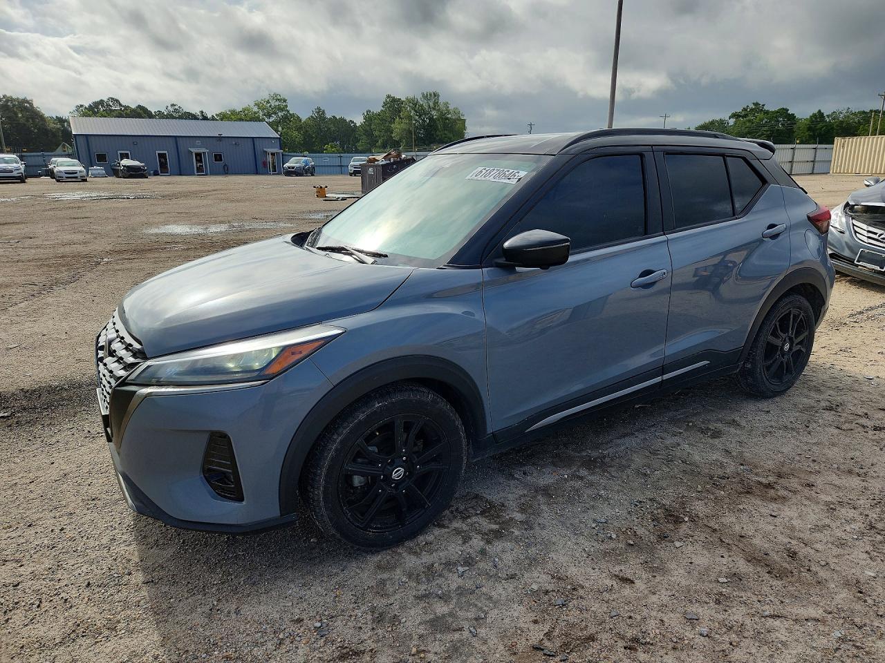 2021 NISSAN KICKS SR
