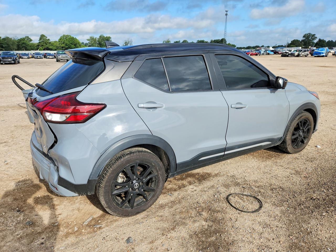 2021 NISSAN KICKS SR — снимка 3