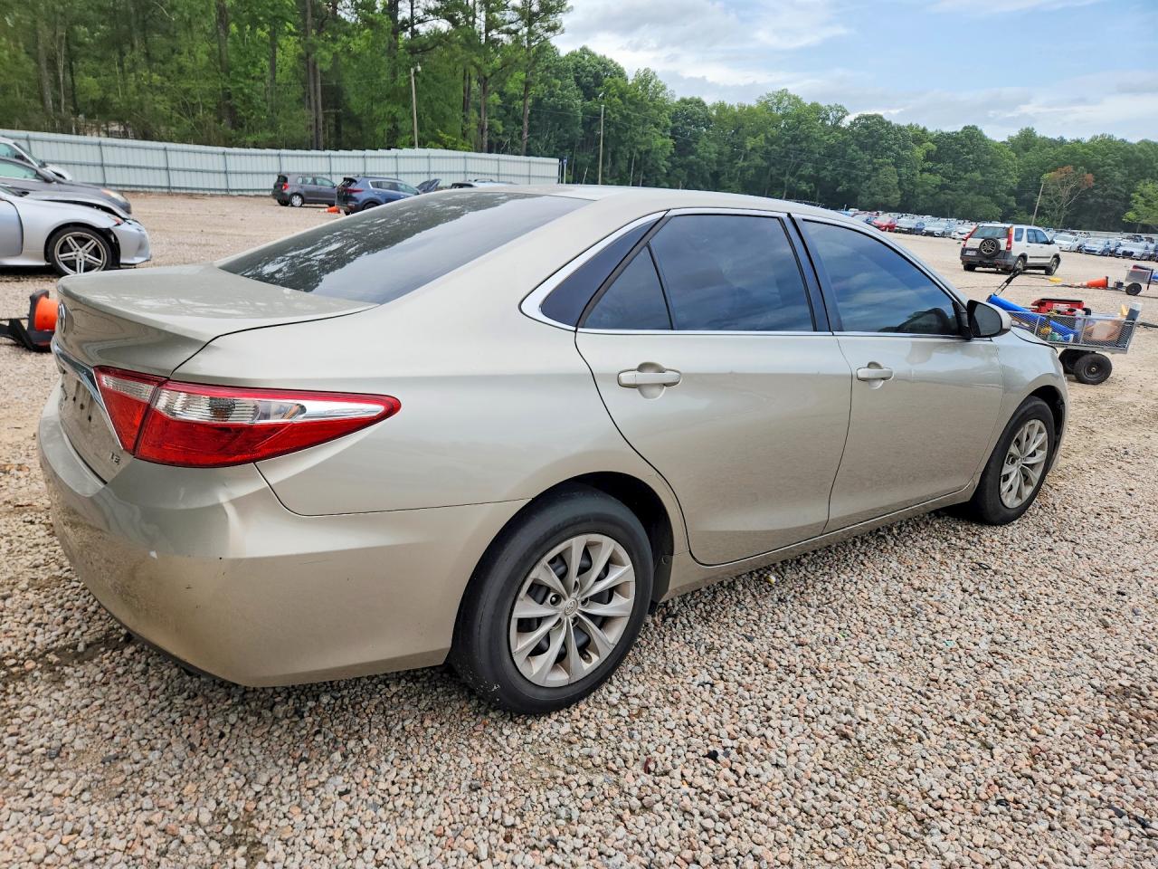 2015 TOYOTA CAMRY LE — снимка 3