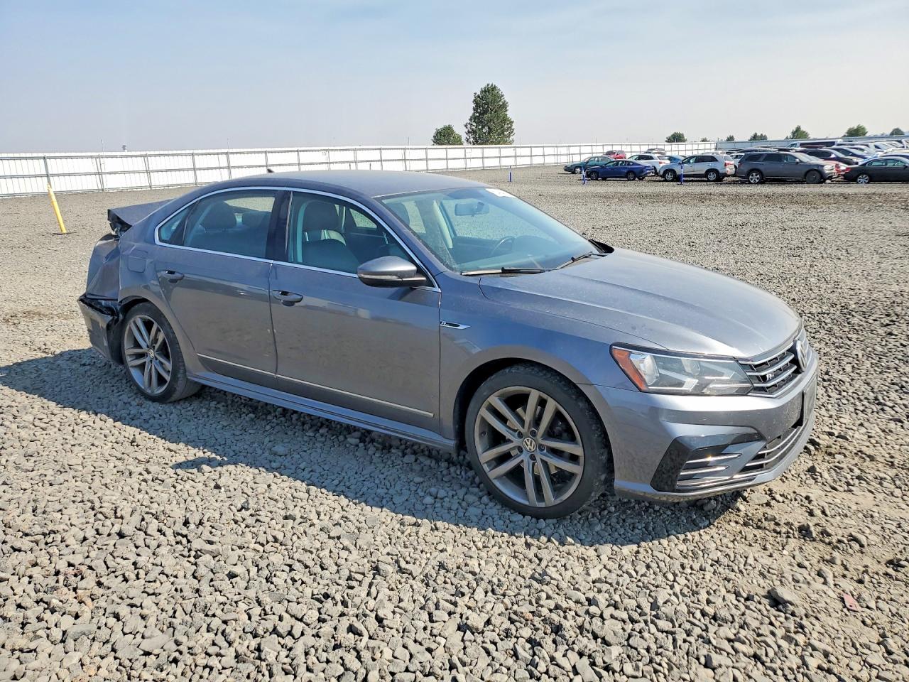 2017 VOLKSWAGEN PASSAT R-LINE — снимка 4