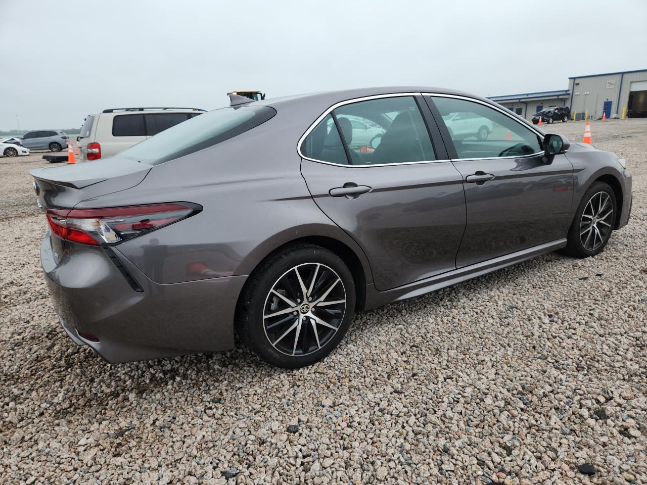 2024 TOYOTA CAMRY SE — снимка 3