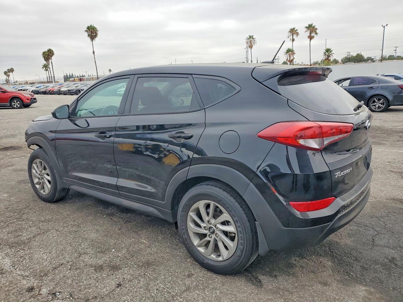 2017 HYUNDAI TUCSON SE — снимка 2