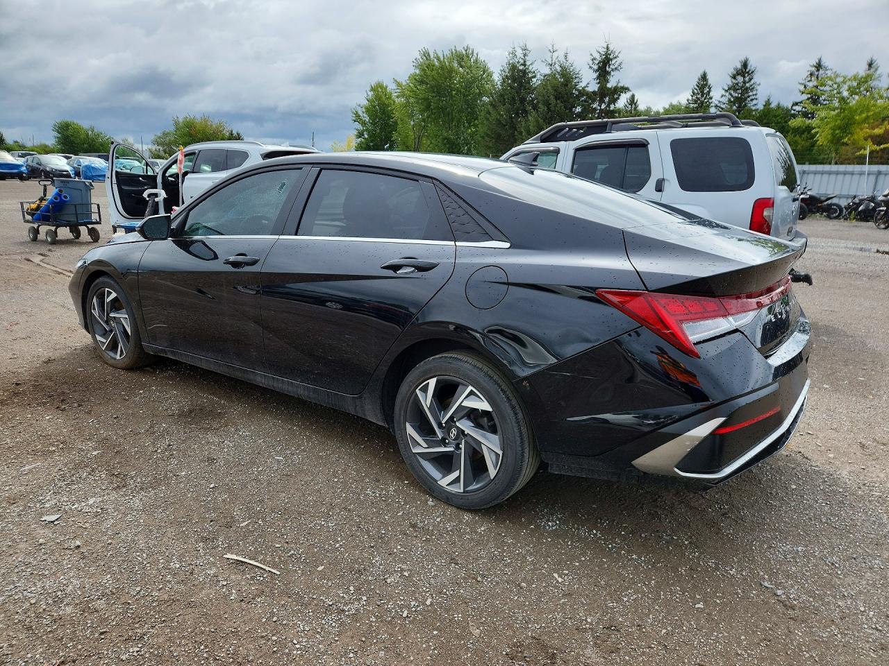 2025 HYUNDAI ELANTRA LUXURY — снимка 2