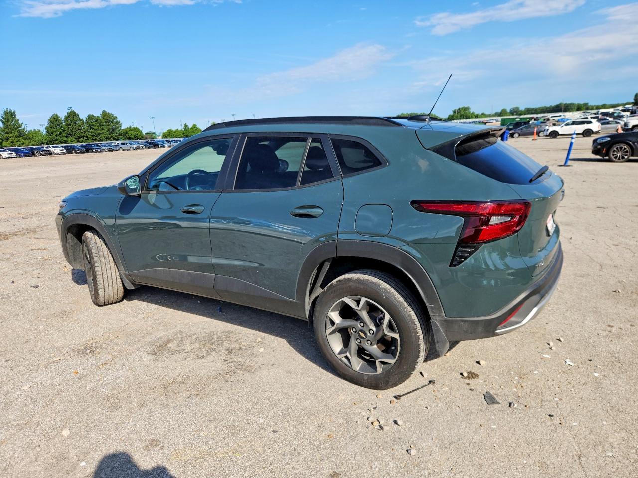 2026 CHEVROLET TRAX 1LT — снимка 2