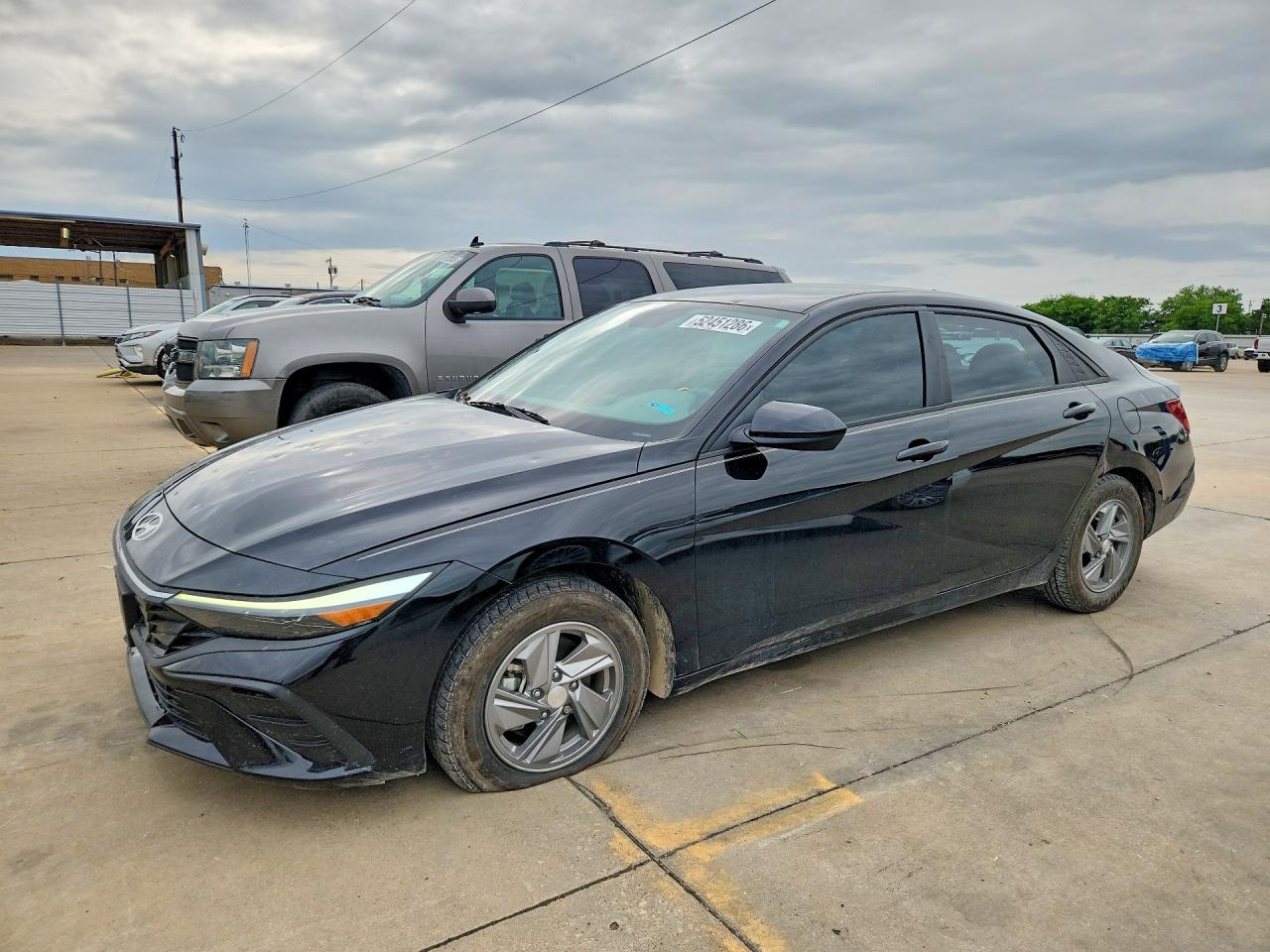 2024 HYUNDAI ELANTRA SE