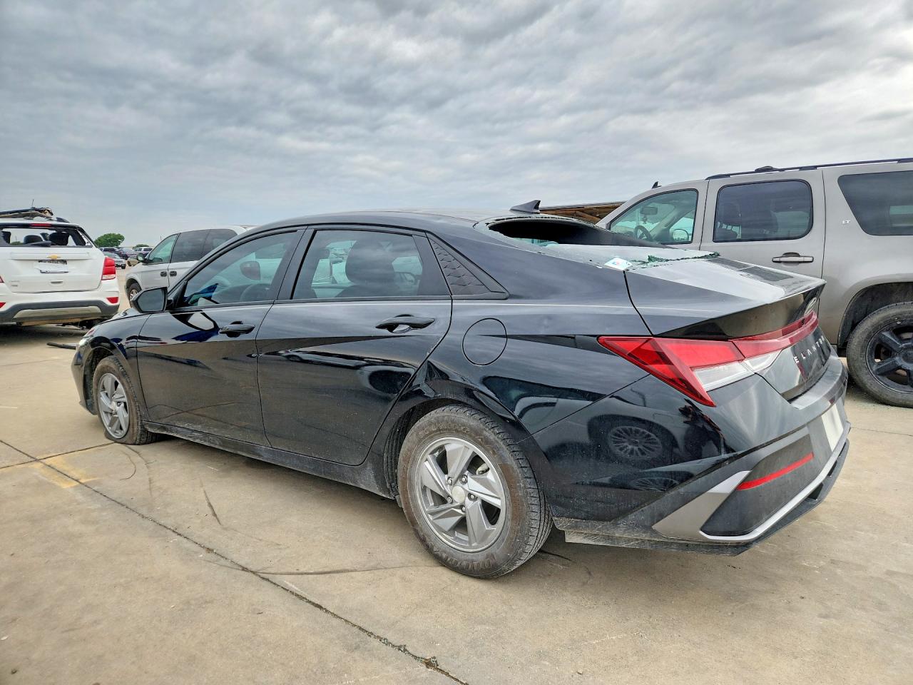 2024 HYUNDAI ELANTRA SE — снимка 2