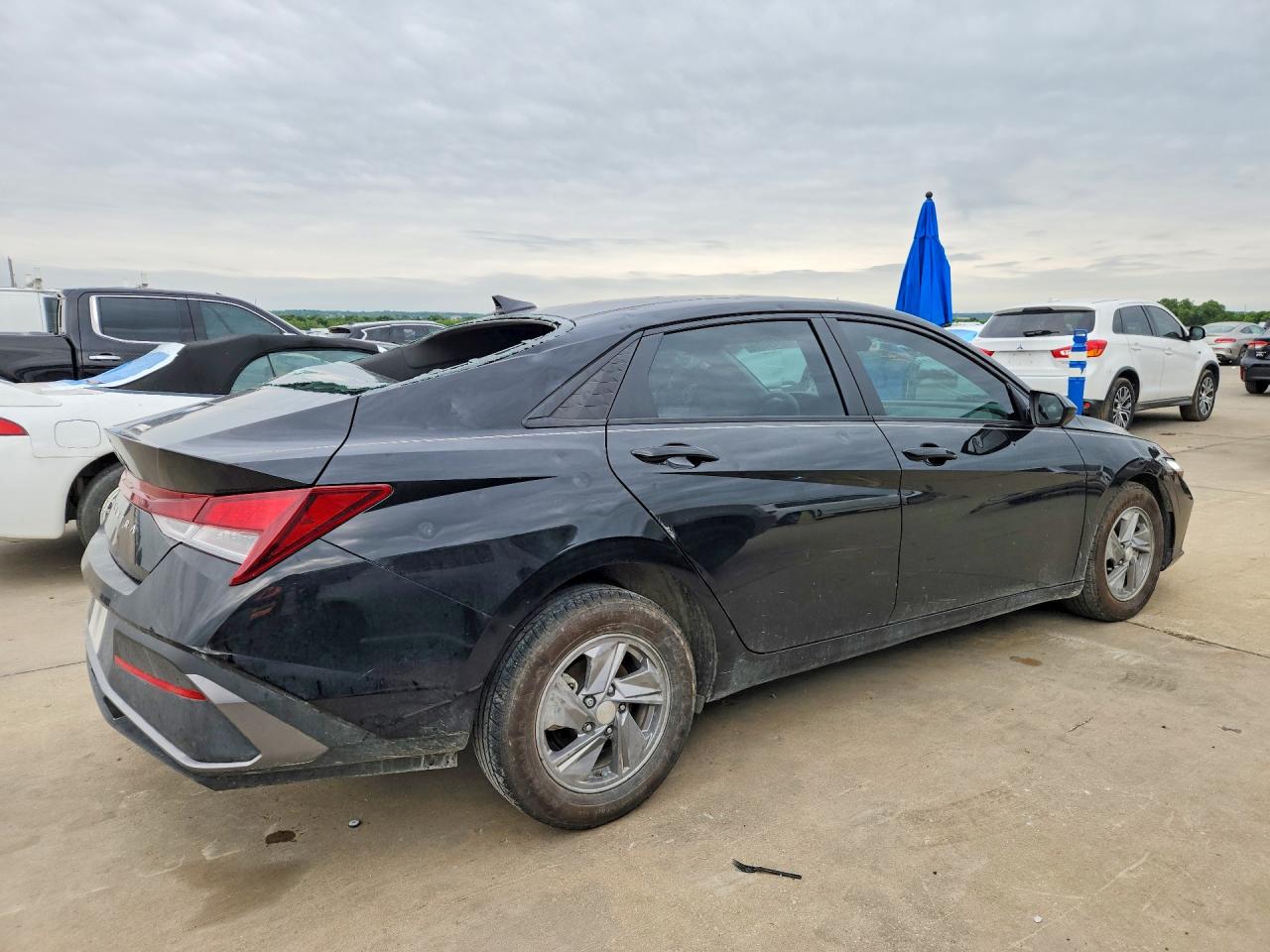 2024 HYUNDAI ELANTRA SE — снимка 3