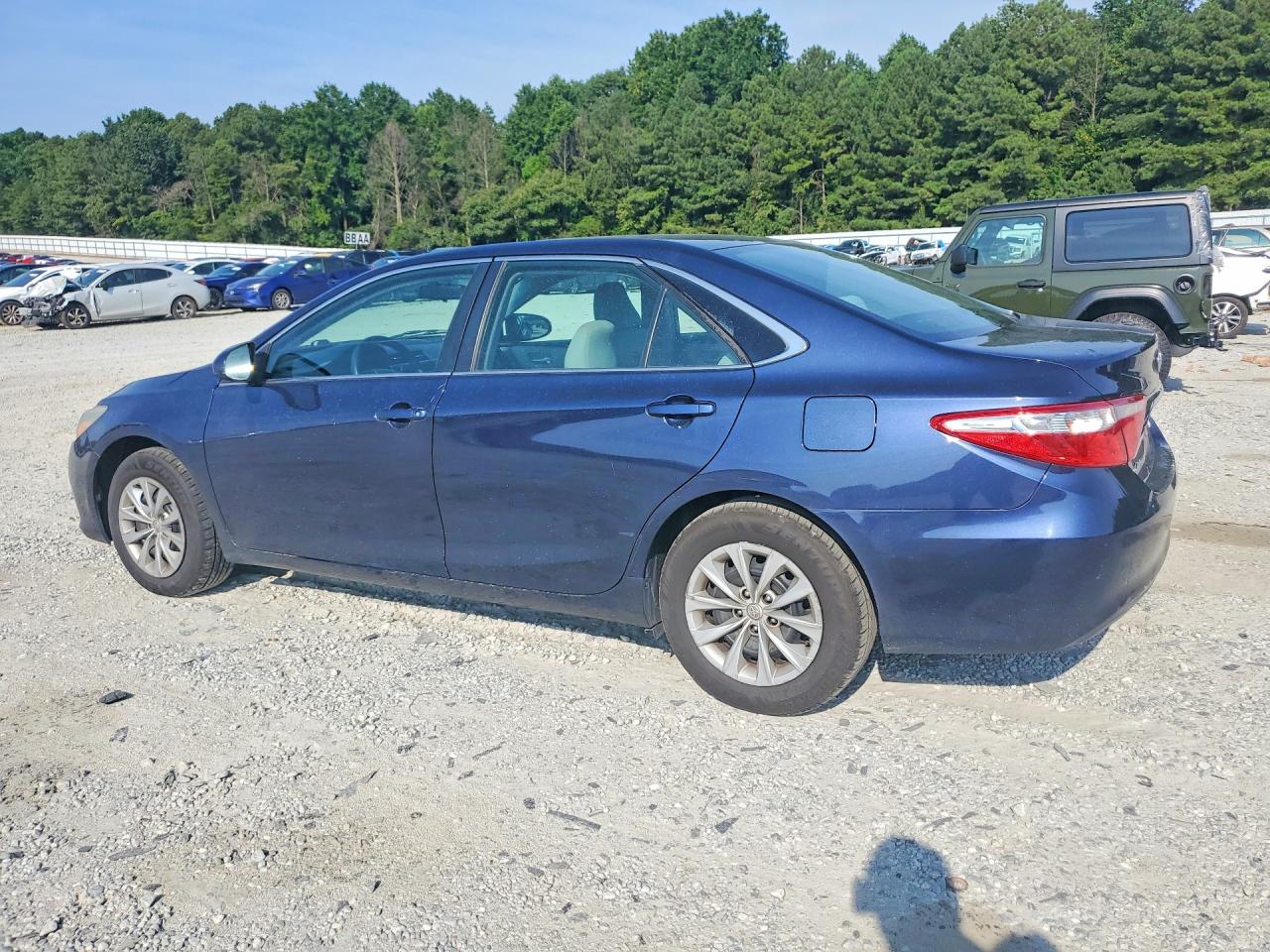 2016 TOYOTA CAMRY LE — снимка 2