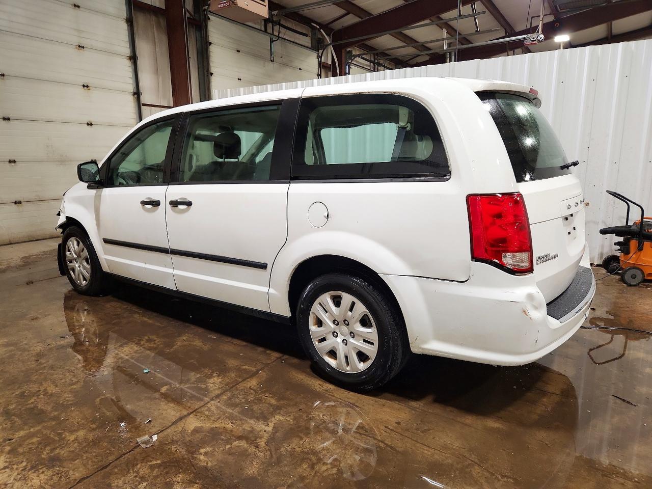 2015 DODGE GRAND CARAVAN SE — снимка 2