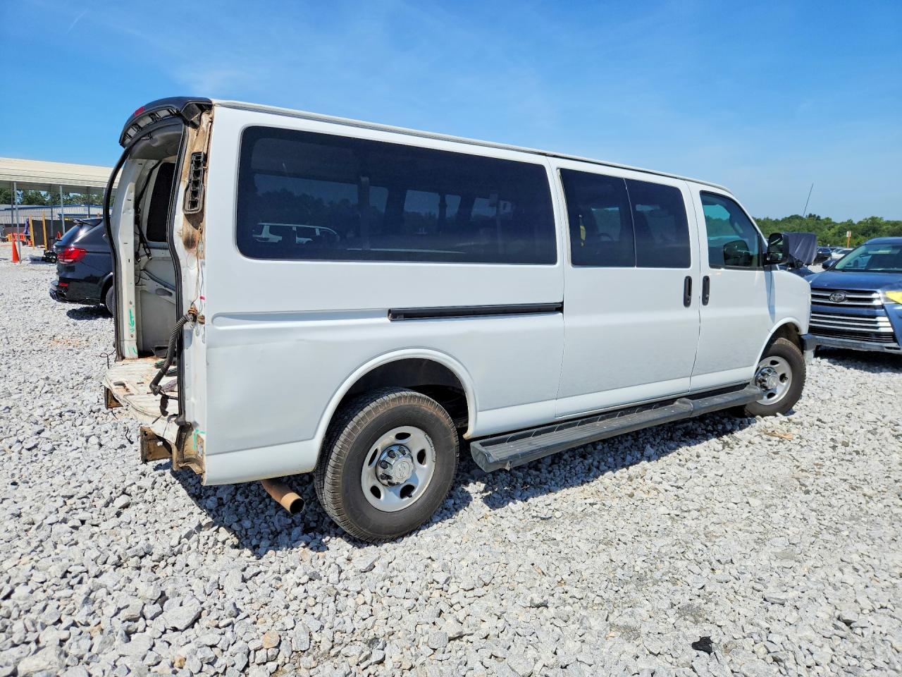 2019 CHEVROLET EXPRESS G3500 LT — снимка 3