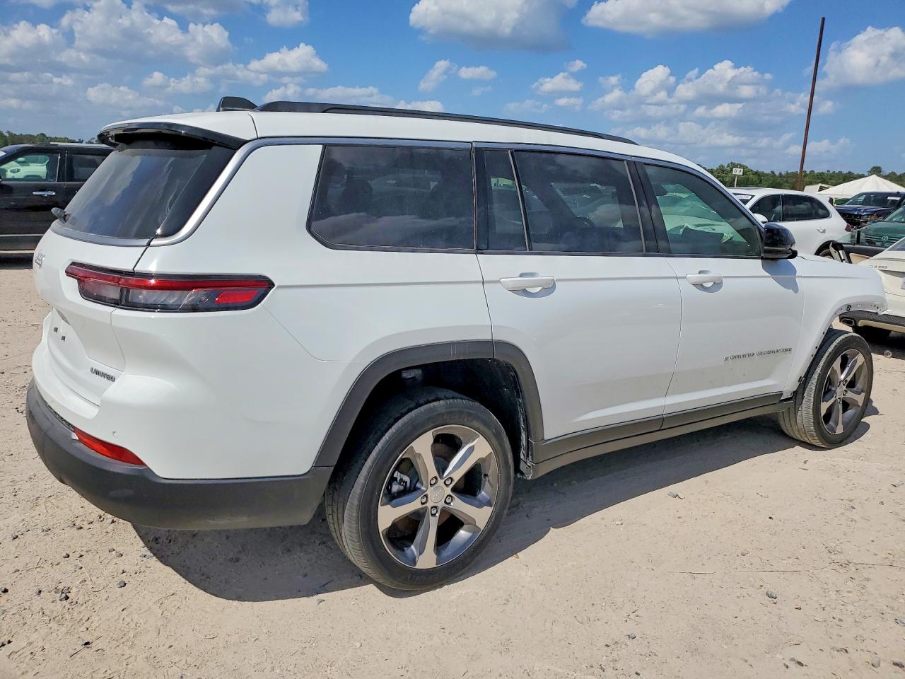 2026 JEEP GRAND CHEROKEE L LIMITED — снимка 3